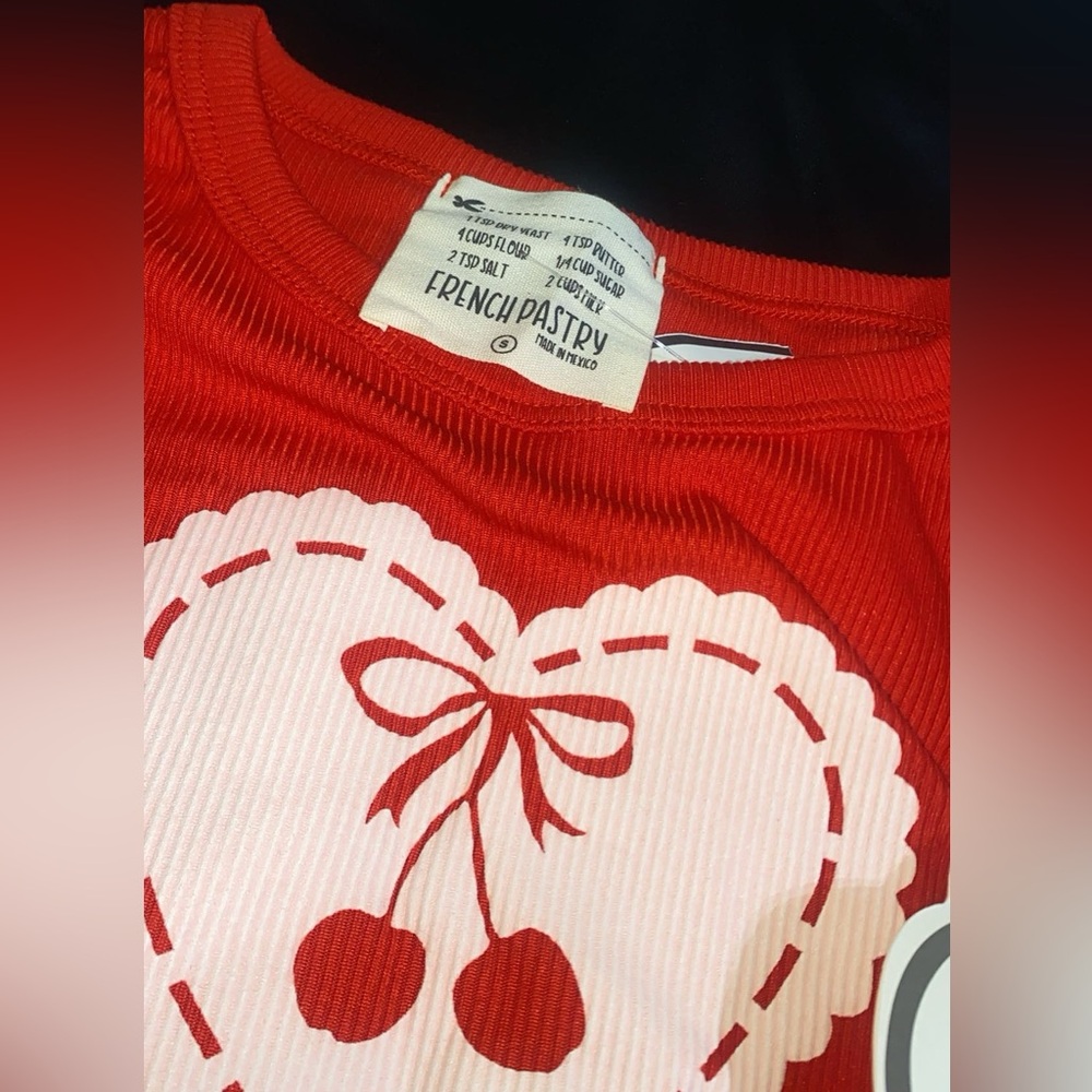 Red 🍒 scrunch y2k top #cunty